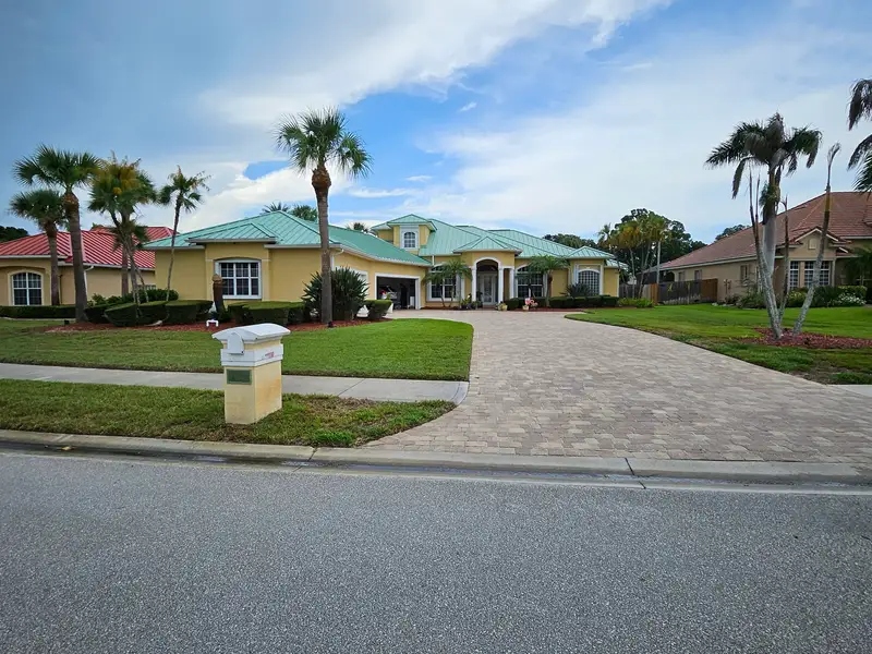 Green metal roof on a Merritt Island, FL home